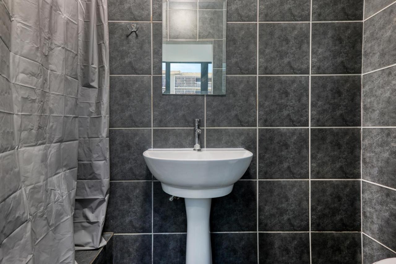 Inn & Out Express Sea Point ケープタウン エクステリア 写真