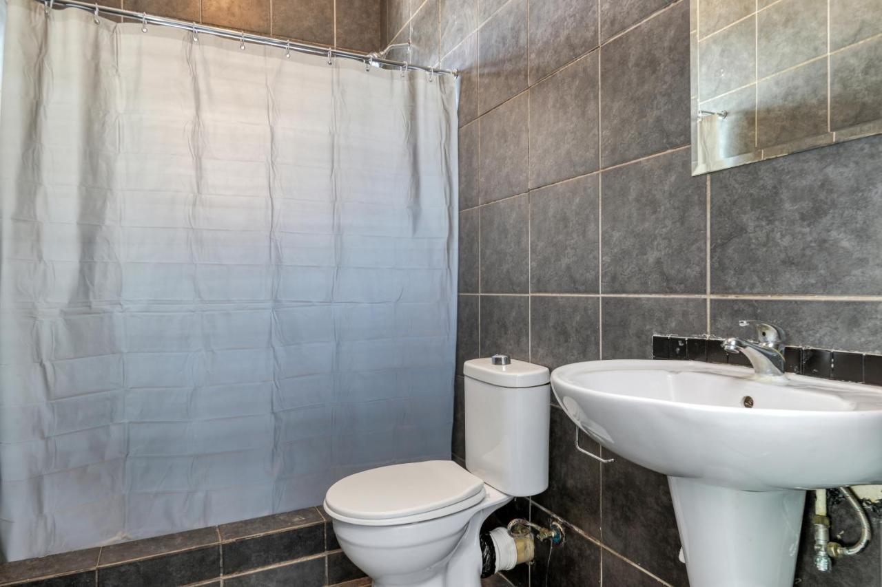 Inn & Out Express Sea Point ケープタウン エクステリア 写真